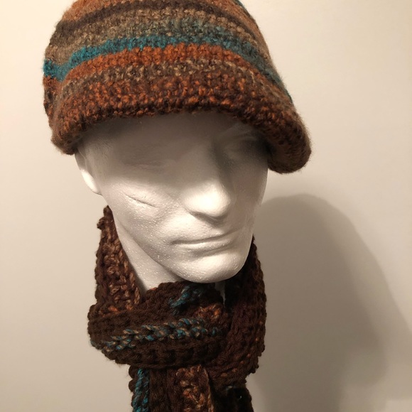 Handmade unisex crochet hat/scarf set. - Picture 2 of 8